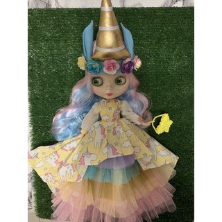 ตุ๊กตาบลายธ์หัวปั๊ม Blythe Hasbro บลายยูนิคอนได้ตัวพร้อมชุดบอดี้ข้อต่อมีชุดอยู่นี่คอนที่คาดผมรองเท้ากระเป๋าครบเซ็ตเลยค่ะ