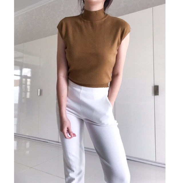 เสื้อครอปคอเต่าไหมพรมเนื้อนุ่ม Gouri