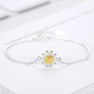 สร้อยข้อมือดอกคาโมมายล์ • Camomile Bracelet