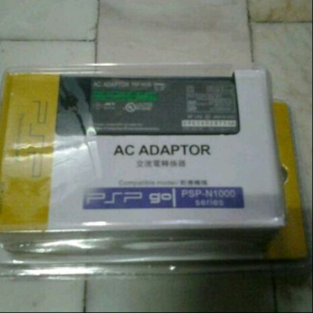 ขายที่ชาร์จแบตเตอรี่ PSPรุ่นGO สภาพมือ1 ที่ชาร์จอดัปเตอร์มาพร้อมสายชาร์จ