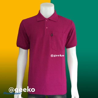 Geeko เสื้อโปโล ตรากวาง สีม่วงมะปราง ผลิตจากเนื้อผ้าคุณภาพดี ผ้าเนื้อนุ่มน่าสัมผัส และยืดหยุ่นได้ดี