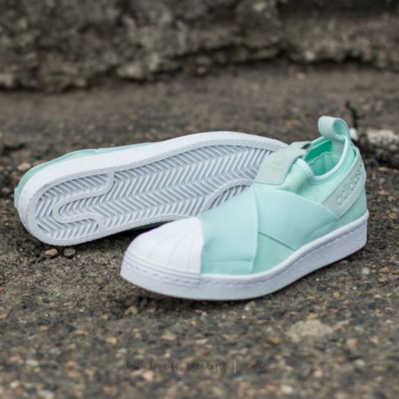Adidas ORIGINALS รองเท้าทรงสวม สลิปออน Superstar Slip On ผู้หญิง สีเขียวมินท์ Mint Sneaker S76407