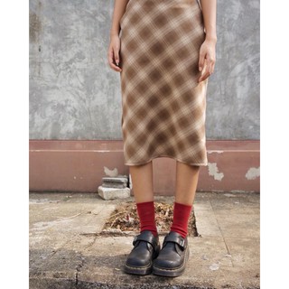 “ นาที “ long scott skirt (brown).