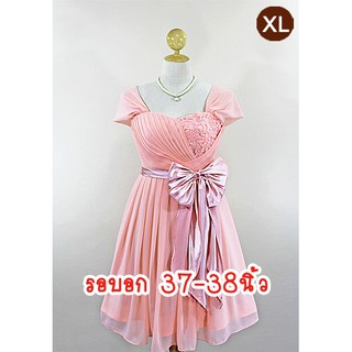 E1145-1-XL-ชุดราตรีคนอ้วน สีพีช(โทนสีโอรส) ผ้าชีฟองประดับผ้าลูกไม้หรู มีแขนปล่อยคลุมลงมา โบว์2ชั้นน่ารัก