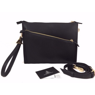 U CAN WEAR: Cayda Black Clutch