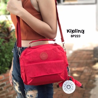 พร้อมส่ง(size M) กระเป๋าเป้สะพายข้าง Kipling สีแจ่มเฟร่อ งานห้อยป้าย แถมพวงกุญแจลิงนาจา แถมทุกใบ จุของได้เยอะม้วกกก