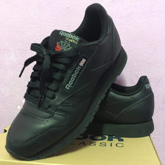 Reebok classic รองเท้ามือสอง สภาพดีมาก