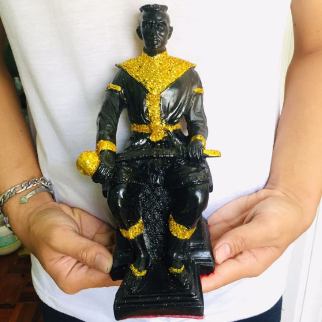 พระนเรศวร มหาราช หน้าตัก5นิ้ว สูง25ซม สีดำประดับกากเพชร องค์บูรพมหากษัตริย์ ผู้เปี่ยมไปด้วยพระเมตตา 