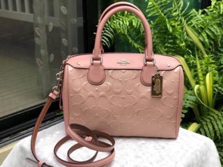 กระเป๋า Coach ทรงหมอน 9" หนังแก้ว