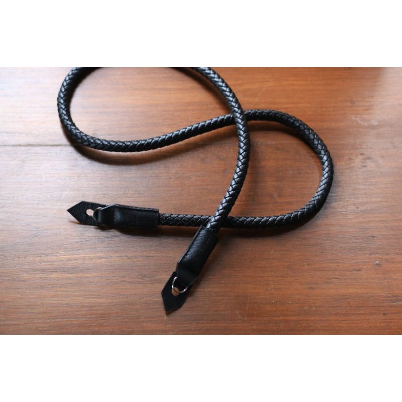 Pro Straps สายคล้องกล้องหนังเทียมถักกลม เข้าปลายสายหนังแท้ Handmade มีัประสิทธิภาพ สามารถสั่งความยาวได้