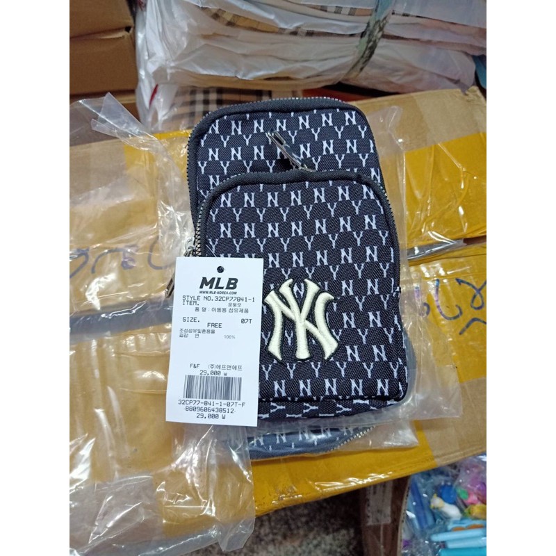 พร้อมส่ง กระเป๋า MLB  มีสายสะพายปรับได้