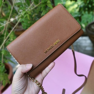 MK Crossbody สีน้ำตาล สวยหรูหรา