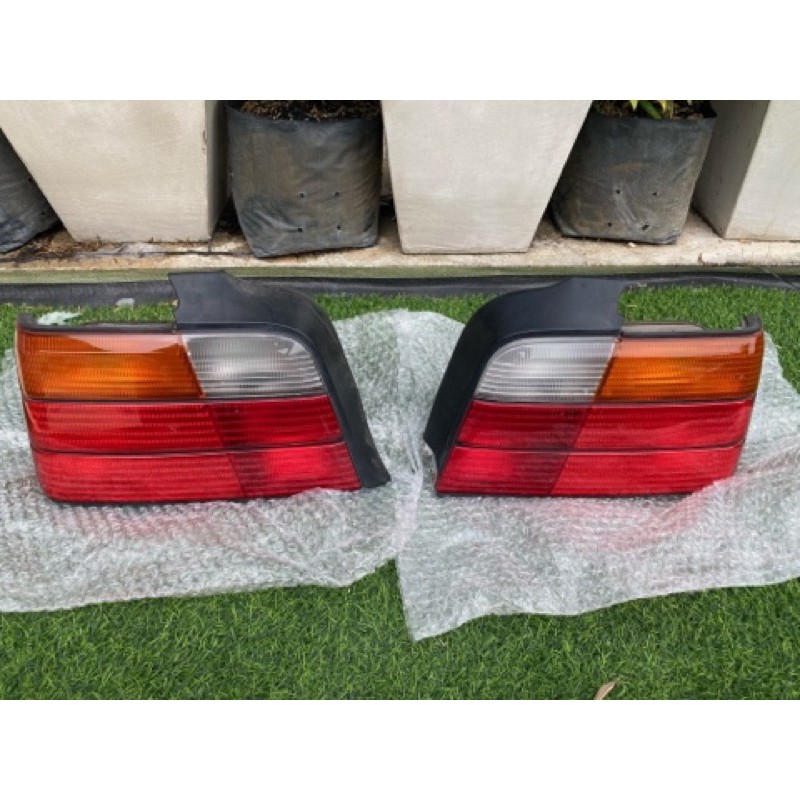 ไฟท้าย BMW E36 สีแดงส้ม แท้