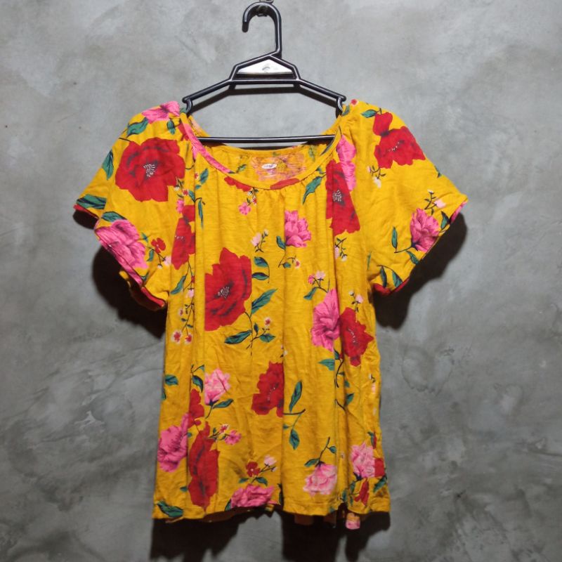 old navy เสื้อยืดลายดอก