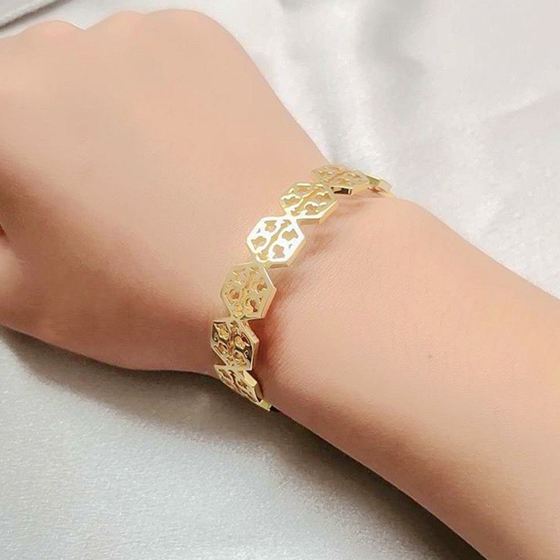 ToryBurch Pierced T Cuff Braceletพร้อมถุงผ้า - intiranok1. - ThaiPick