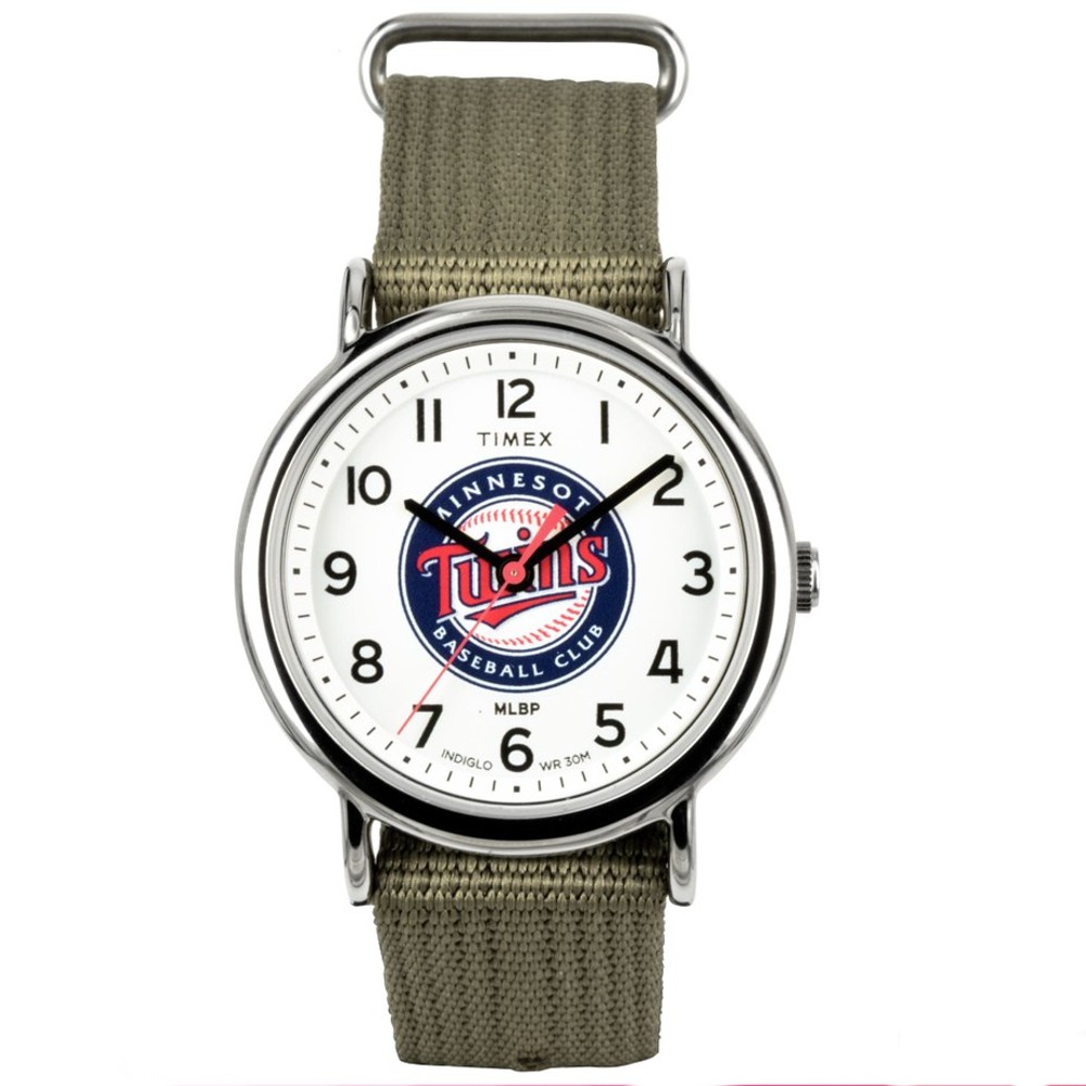 Timex TM-TW2T55200 Weekender MLB Tribute Collection นาฬิกาข้อมือผู้ชายและผู้หญิง ฿1,260 (ราคาเต็ม ฿3,600)