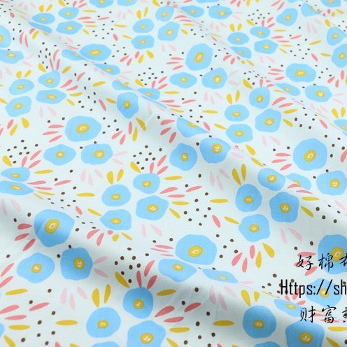 ผ้าคอตตอน 100% ทอทวิล หน้ากว้าง1.6 เมตร ตัดขายเป็นเมตร พิมพ์ลายดอกไม้ ดอกกุหลาบ