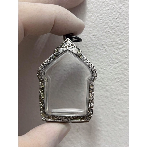 ตลับเงินเก่าใส่ขุนแผนพิมพ์ใหญ่หลวงปู่ทิมขนาดตลับ 2.9x4.0cm
