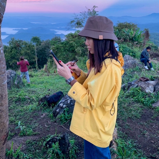 Yellow Jacket - @esp_fashion