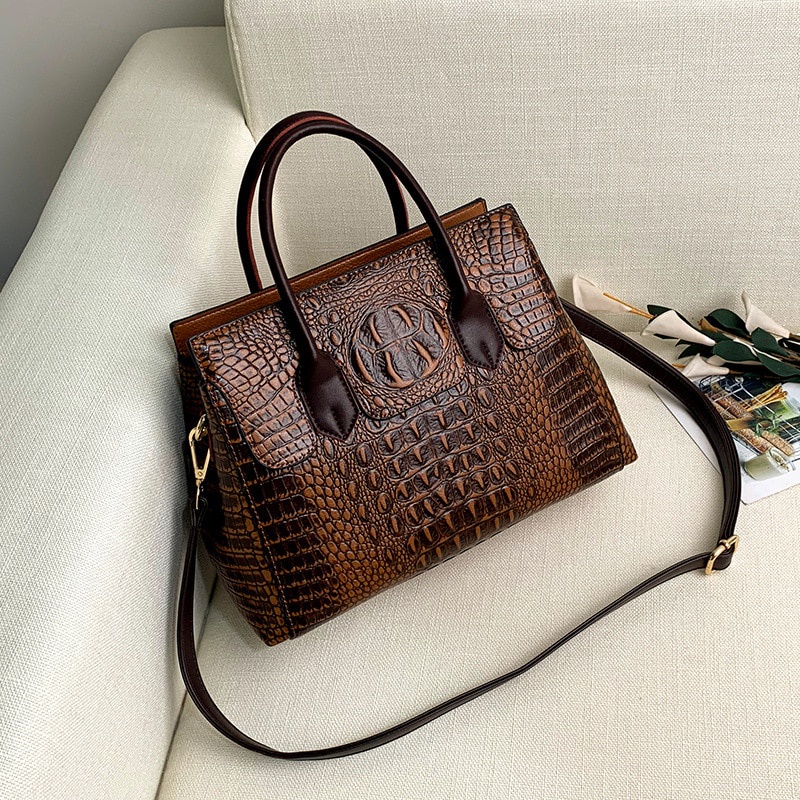 กระเป๋าสะพายไหล่สําหรับผู้หญิงกระเป๋าถือหนังจระเข้ออกแบบหญิง Retro Tote