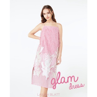 Lailah Blatt Glam Dress เดรสตกแต่งเลเยอร์เส้นด้ายแซมเส้นเมทัลลิคสีเงิน ผ้าทอลวดลายดอกไม้ สีฟ้า และ สีชมพู