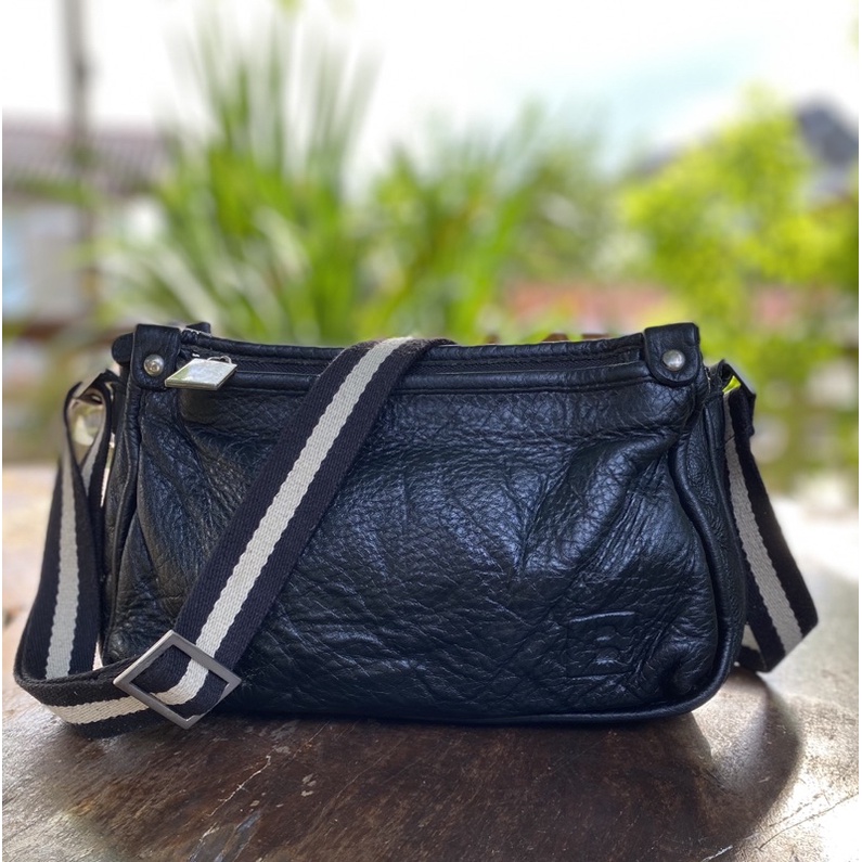 HNY2022 P🅾️M🅾️TI🅾️N 🎉🎉 กระเป๋าหนังแท้ คอสบอดี้ งานแบรนด์เกาหลี มือ2