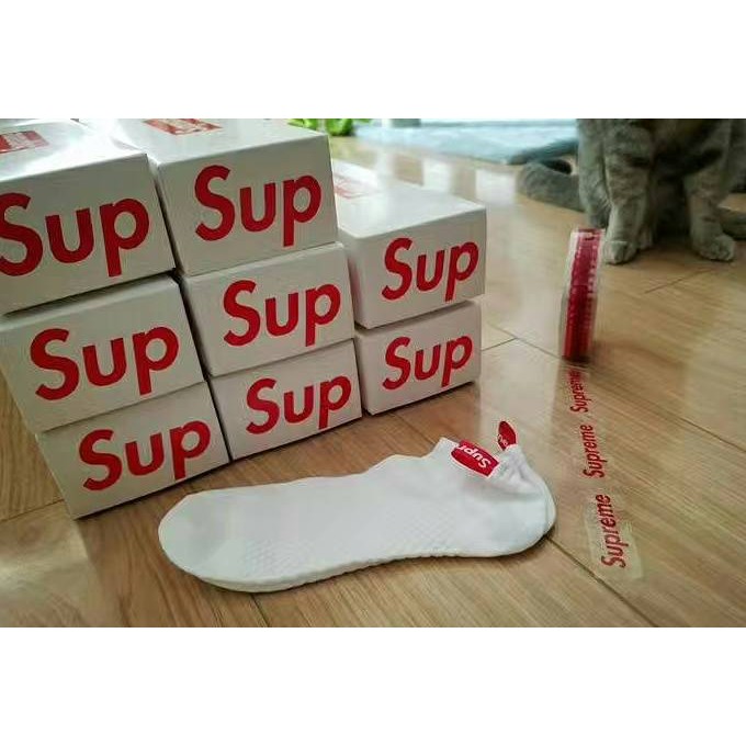 ถุงเท้า Supreme ของแท้ นําเข้า 1 กล่อง