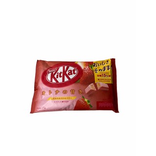 KitKat คิทแคท สินค้านำเข้าจากญี่ปุ่น..STRAWBERRY,สตรอว์เบอร์รี่ ห่อสีชมพู 1 แพค/บรรจุ 13 ชิ้น ราคาพิเศษ สินค้าพร้อมส่ง