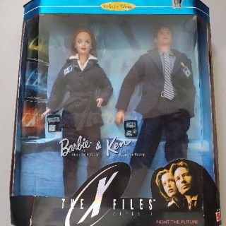 1998 Barbie &amp; Ken as Dana Scully &amp; Fox Mulder X-Files Giftset **กล่องไม่สวย**