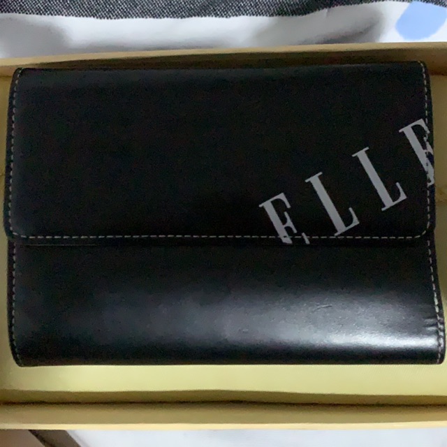 กระเป๋าสตางค์ Elle