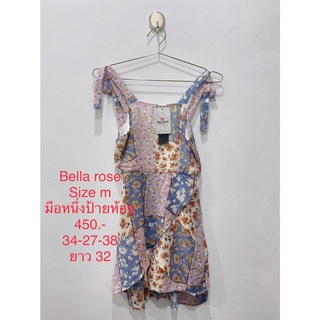 จั๊มสูทขาสั้น แต่งโบว์ที่ไหล่ สีชมพูน้ำเงิน มือหนึ่งป้ายห้อย BELLA ROSE SIZE M