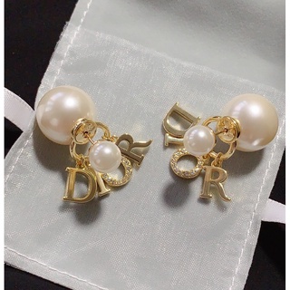 ต่างหูแฟชั่น Dior น่ารัก หรูหรา