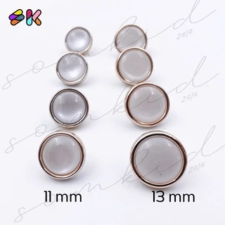 somkid กระดุมมุกมันวาว ขอบทองนากเรียบ มีขาสอยก้น ขนาด11mm(size18L), 13mm (size20L)
