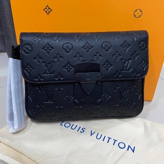 LOUIS VUITTON S LOCK A4 POUCH BAG TAURILLON MONOGRAM IN BLACK กระเป๋าถือ คลัช หลุยส์วิตตอง สีดำหนังแท้ ปั๊มบุ๋ม โมโนแกรม