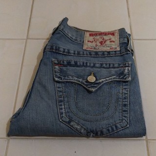 ยีนส์ขาสั้น สภาพ 95%ยี่ห้อ true religion เอว 34 นิ้ว