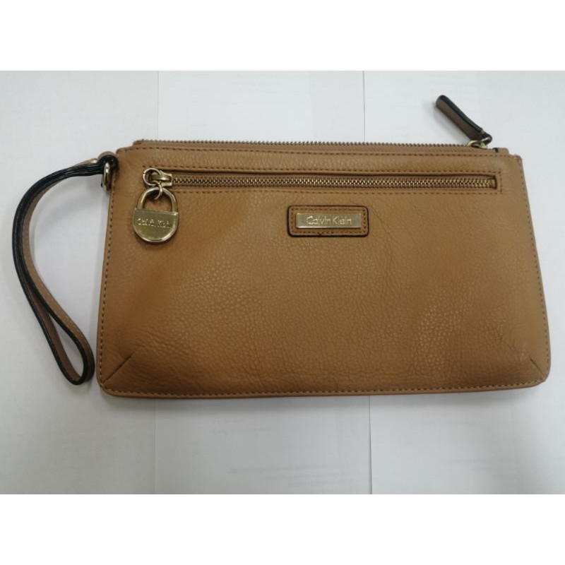 กระเป๋าคล้องแขน Calvin Klein แท้