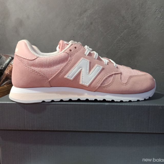 รองเท้า new balance 520