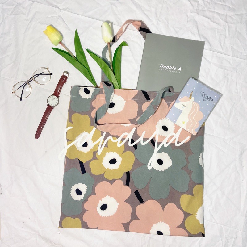 กระเป๋าผ้า by Saraya l กระเป๋า  ลายดอกไม้ 🌷✨