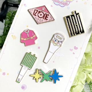 เข็มกลัด IZONE TXT TWICE NCT Metal Brooch badge chest  pin plate hanging on the stage