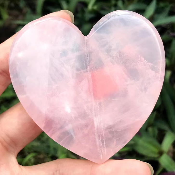 แจกน้ำมันหอมระเหย ราคาถูก ของแท้ กัวซา ที่นวดหน้า Rose Quartz กวซานวดหน้า เครื่องนวดหน้า หินนวดหน้า ลูกกลิ้งนวดหน้า หินกัวซา Gua Sha Jade Roller นวดหน้าเรียว ดูแลผิวหน้า กระชับรูขุมขน ลดริ้วรอย ช่วยลดบวม ขอบตาเรียบเนียน สำหรับนวดยกกระชับใบหน้า