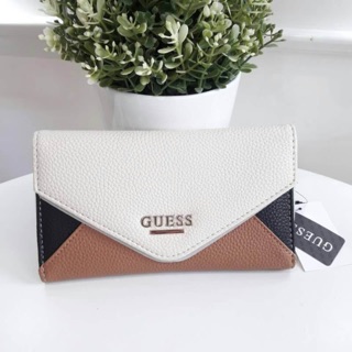 😘 New collection!! กระเป๋าสตางค์ขนาดกลาง จากแบรนด์ Guess🍭