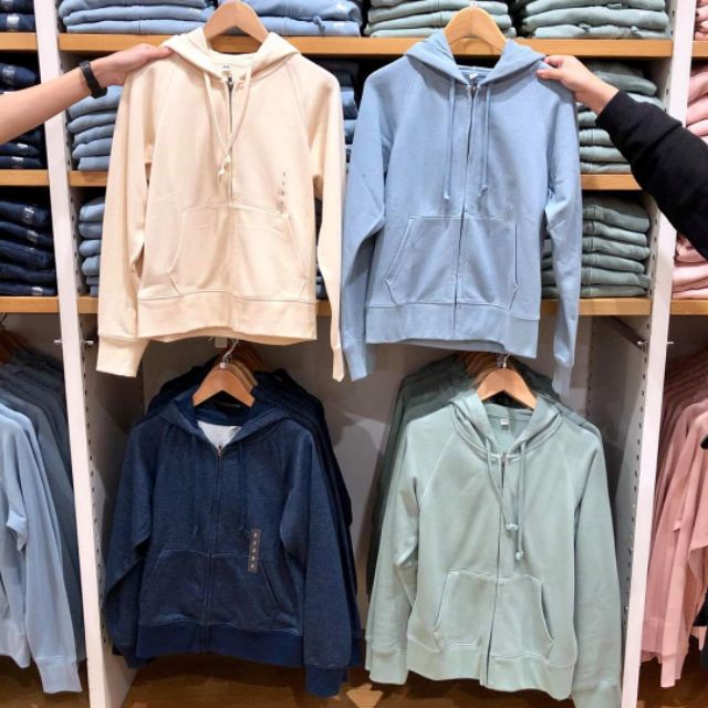 หิ้วจากช็อปแท้ uniqlo เสื้อฮู้ดและสวมหัวมีซิป ผ้าสเวต แขนยาว มีซิป สีพาสเทล สีสันสดใสจ้า