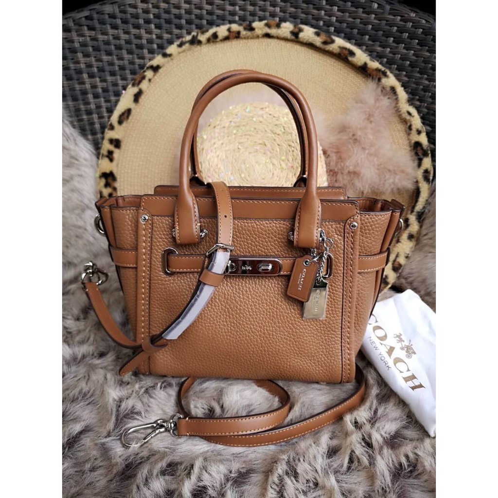 COACH SWAGGER 21 CARRYALL IN PEBBLE LEATHER COACH F37444