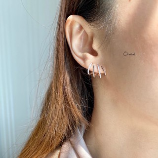 4 lines zane earrings. (ต่างหูแบบติดหู งานชุบทองคำขาว เพชร CZ)