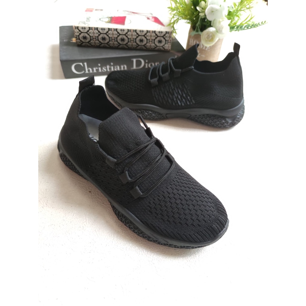 รองเท้านักเรียน Flyknit Slip-On นําเข้างาช้าง U99-5