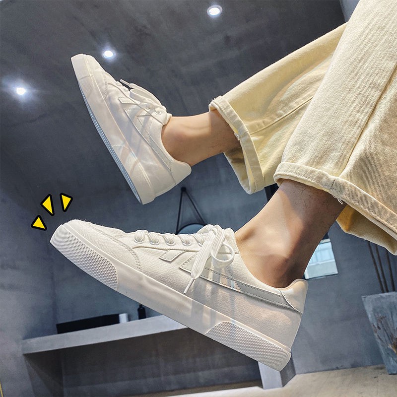 ❏☋✽[ผลิตภัณฑ์ใหม่] รองเท้าผู้ชายรองเท้าผ้าใบทรงเตี้ยใหม่ชายสไตล์ฮ่องกงนักเรียนรุ่นเกาหลีแนวโน้มผู้ชาย ins รองเท้าสีขาวขน