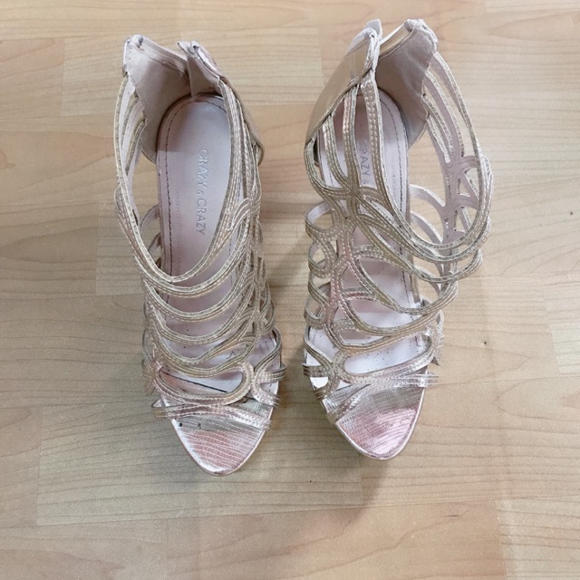 รองเท้าส้นสูงสีทอง แบรนด์ crazy & crazy