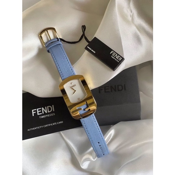 New🍥 Fendi Chameleon Watch หน้าปัดขาวมุกฝังเพชร (diamond) ✨ กรอบทอง ขนาด 29mm. สายหนังแท้ สวย เรียบ หรู ราคาดีมากก