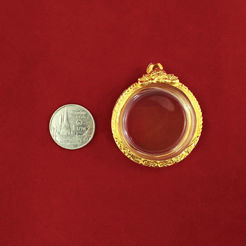 กรอบพระ กรอบจตุคามเล็ก กรอบพระตลับ ทองไมครอน ขนาดกรอบ 3.7 x 4 x 1 cm แถมฟรี!! ถุงกำมะหยี่ ห่วงใส่สร้อย และยางรองอัด