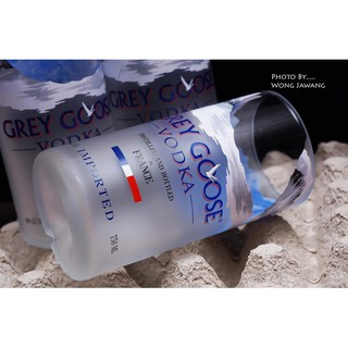 แก้วตัดจากขวด ลาย Grey Goose แบบสั้น งานสวย หรูหรา ขนาด 250 ml.